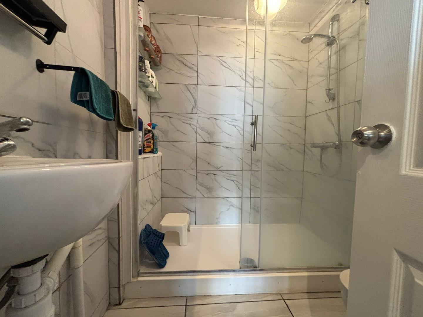 Deansbrook Road, Edgware, HA8, Edgware